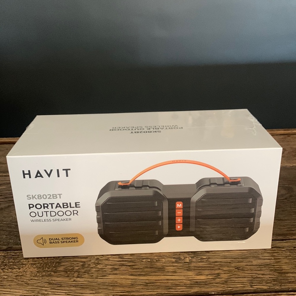 NWT HAVIT portable outdoor speaker